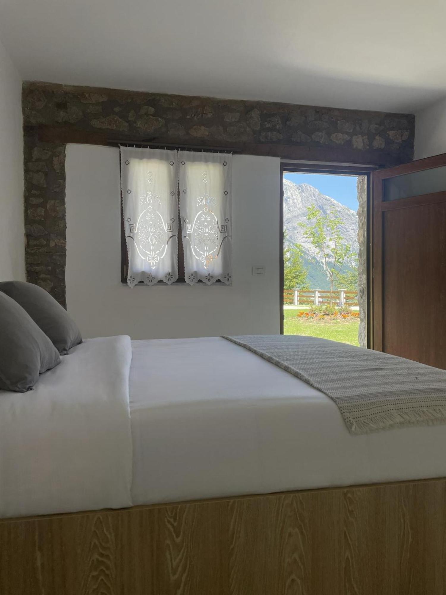 Valter & Drita'S Guesthouse Theth Exterior foto